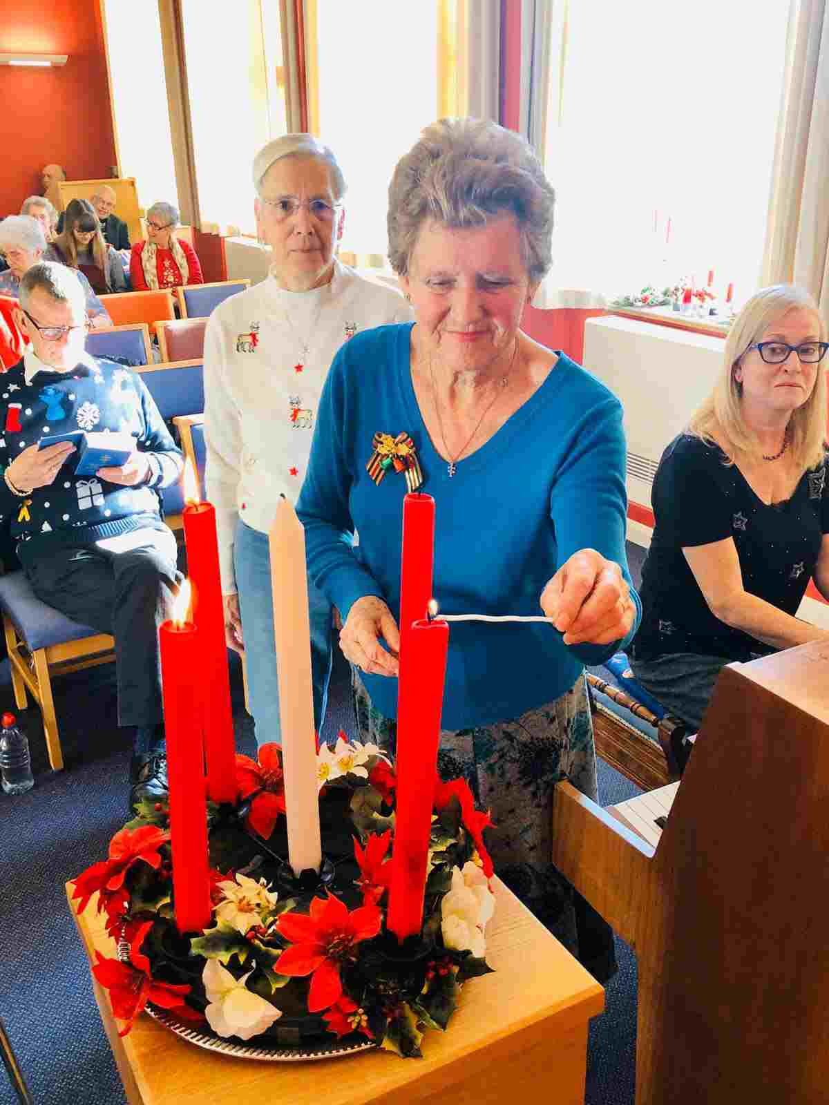 Christmas 2019 - lighting advent candle - 3